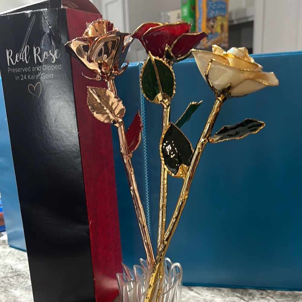 Red and White Faux Floral Accents with Metallic Elegance